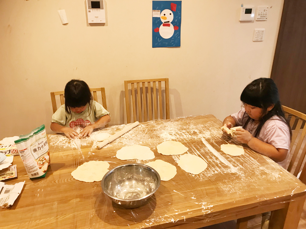 粘土遊び感覚でピザ職人