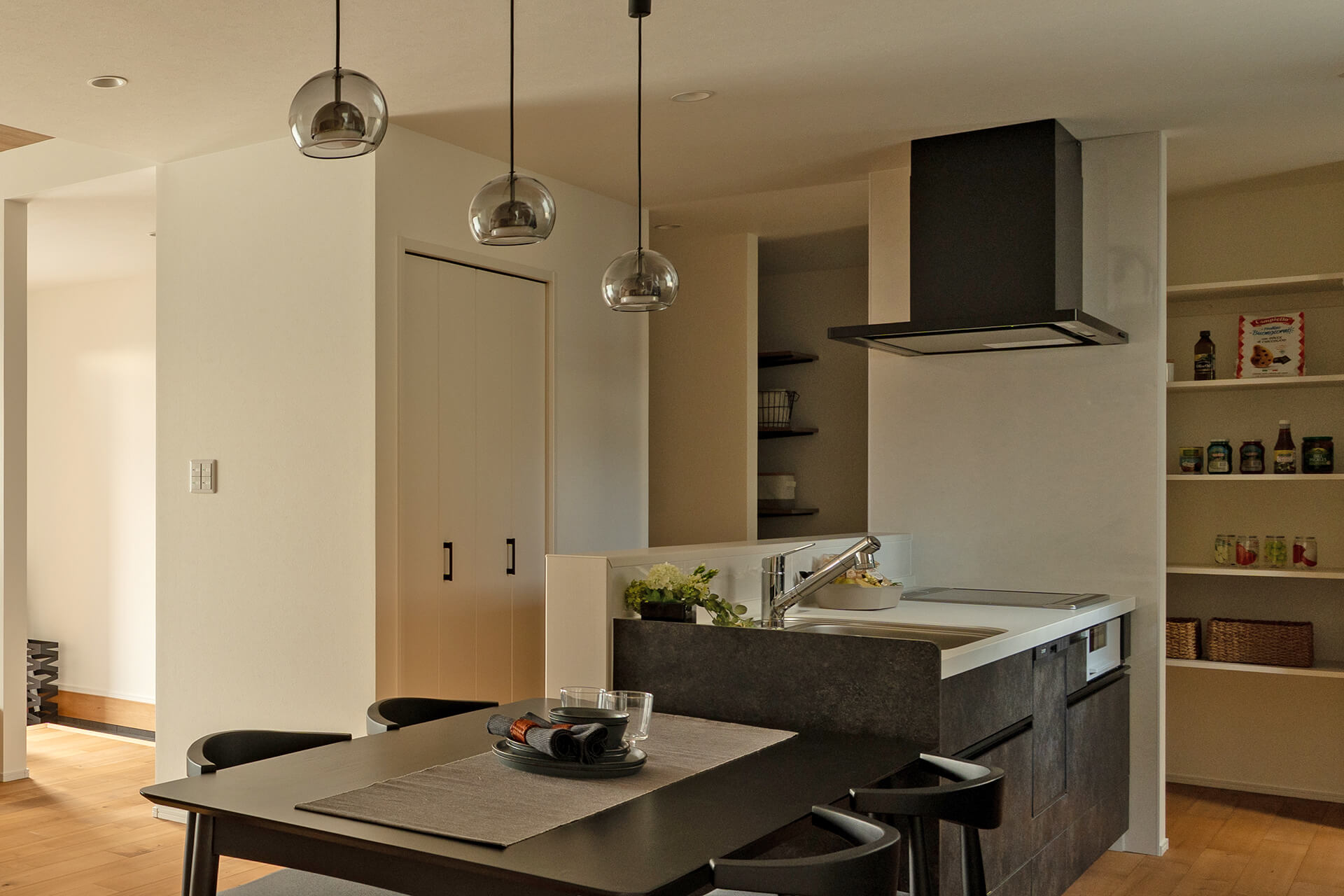 必要な場所に、必要なだけの収納