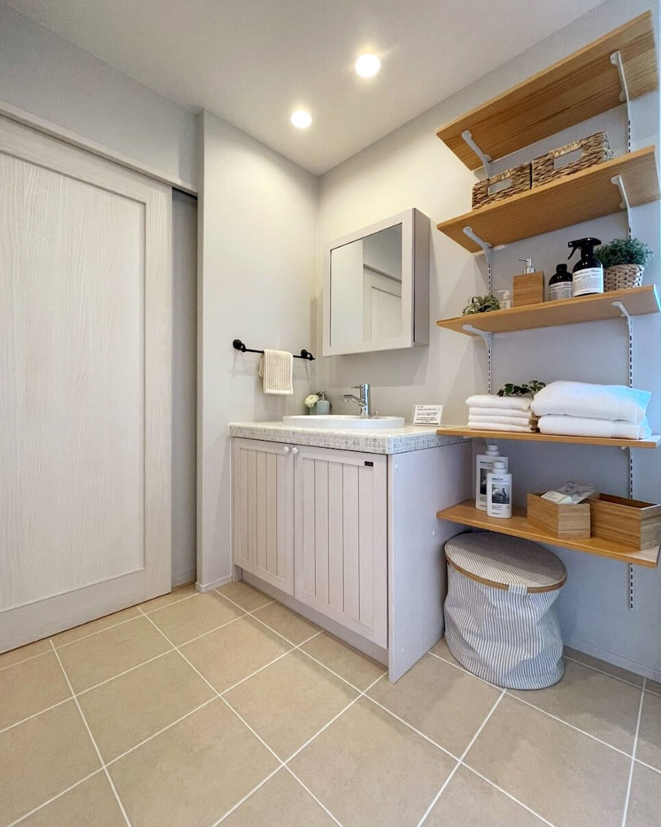 家族にも子育てにもやさしいリビングイン洗面所