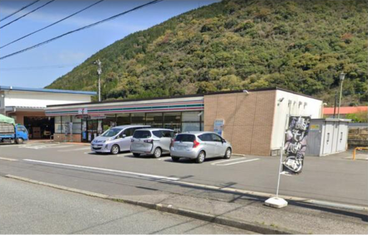 セブンイレブン芦北湯浦店 963m