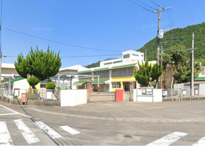 湯浦保育園 557m