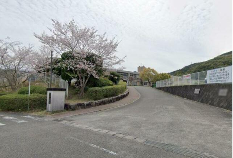 芦北町立湯浦小学校 497m