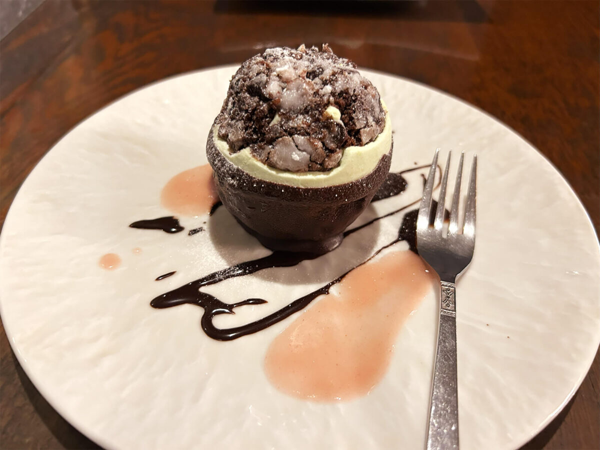 《夜カフェ》宝石みたいな大人のケーキ