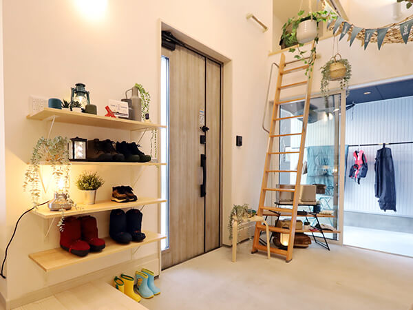 隠れ家的ロフトスペース
