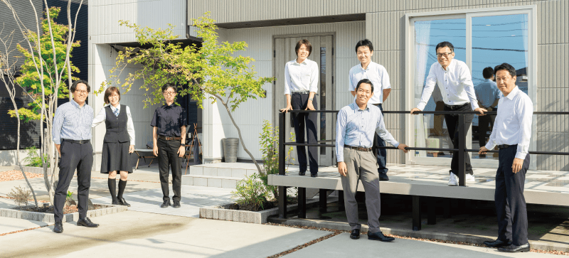 スタッフ集合写真